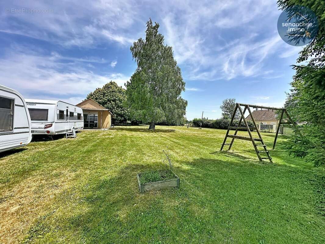 Petite maison avec grand terrain à vendre à Manou (28240) Un bien atypique au cur d'un environnement privilégié - photo 4