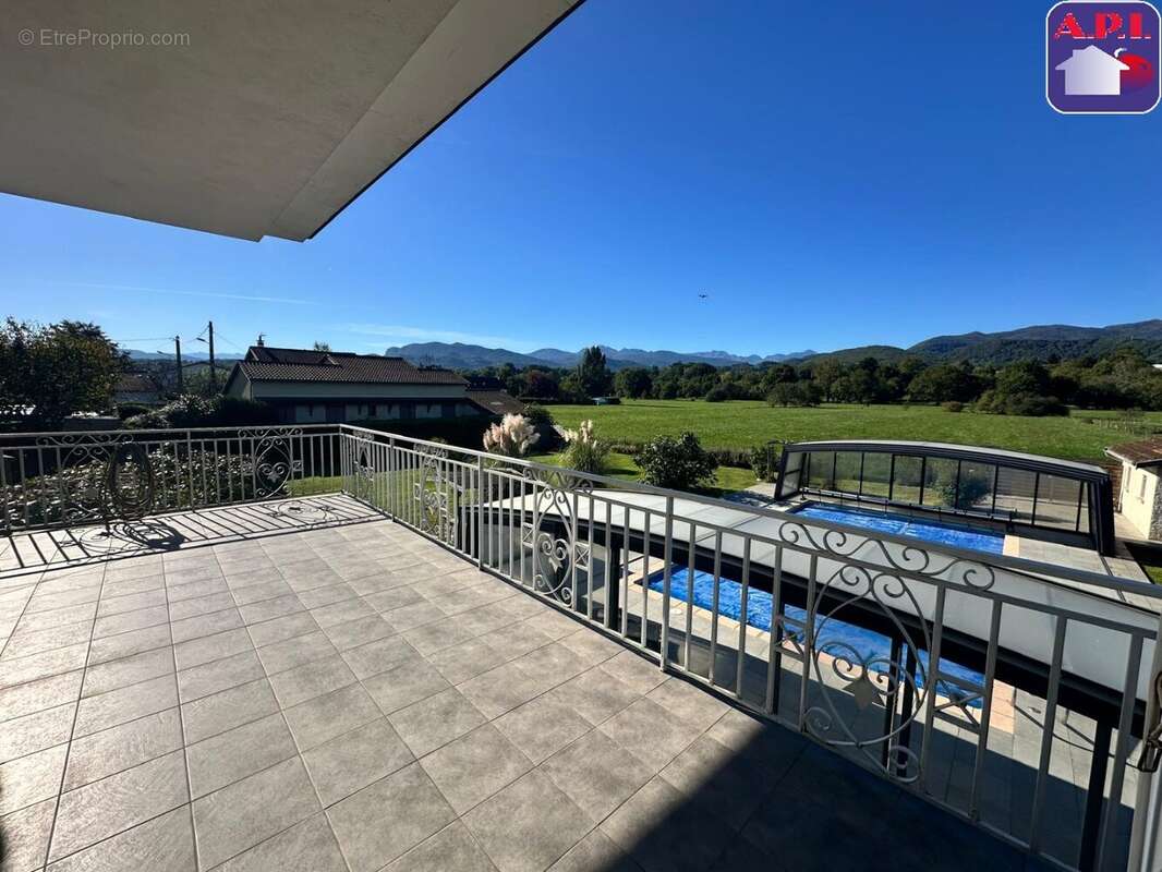 Maison à LORP-SENTARAILLE