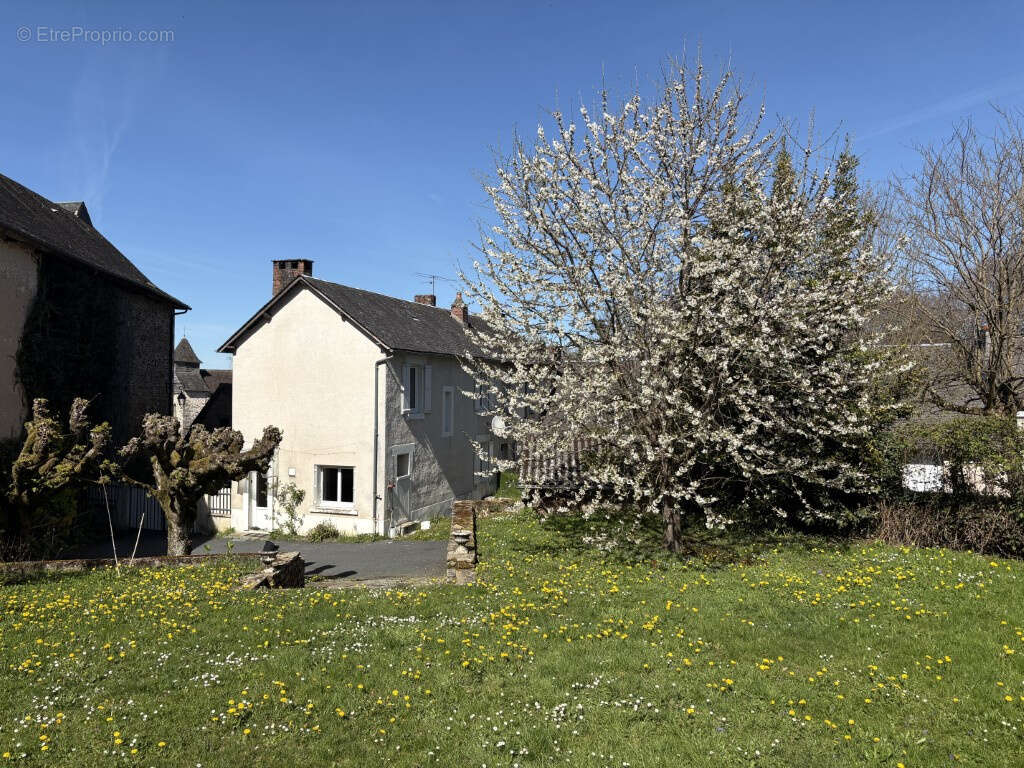 Maison à ARNAC-POMPADOUR