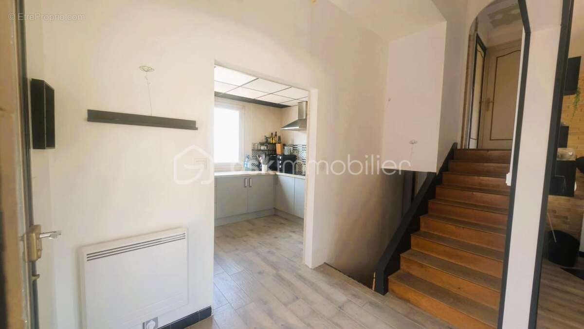 Maison 2 chambres avec garage, hangar (idéal pour un camping-car ou un artisan) et terrain – Parthenay - photo 8
