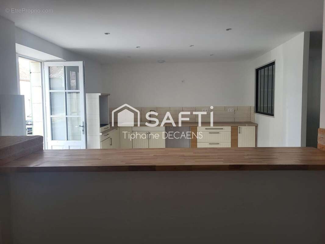 Maison 170 m² à Rille  - photo 4