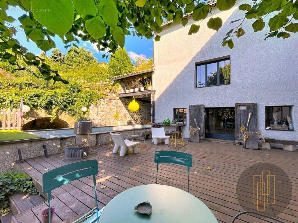 Maison à VAUX-EN-BEAUJOLAIS