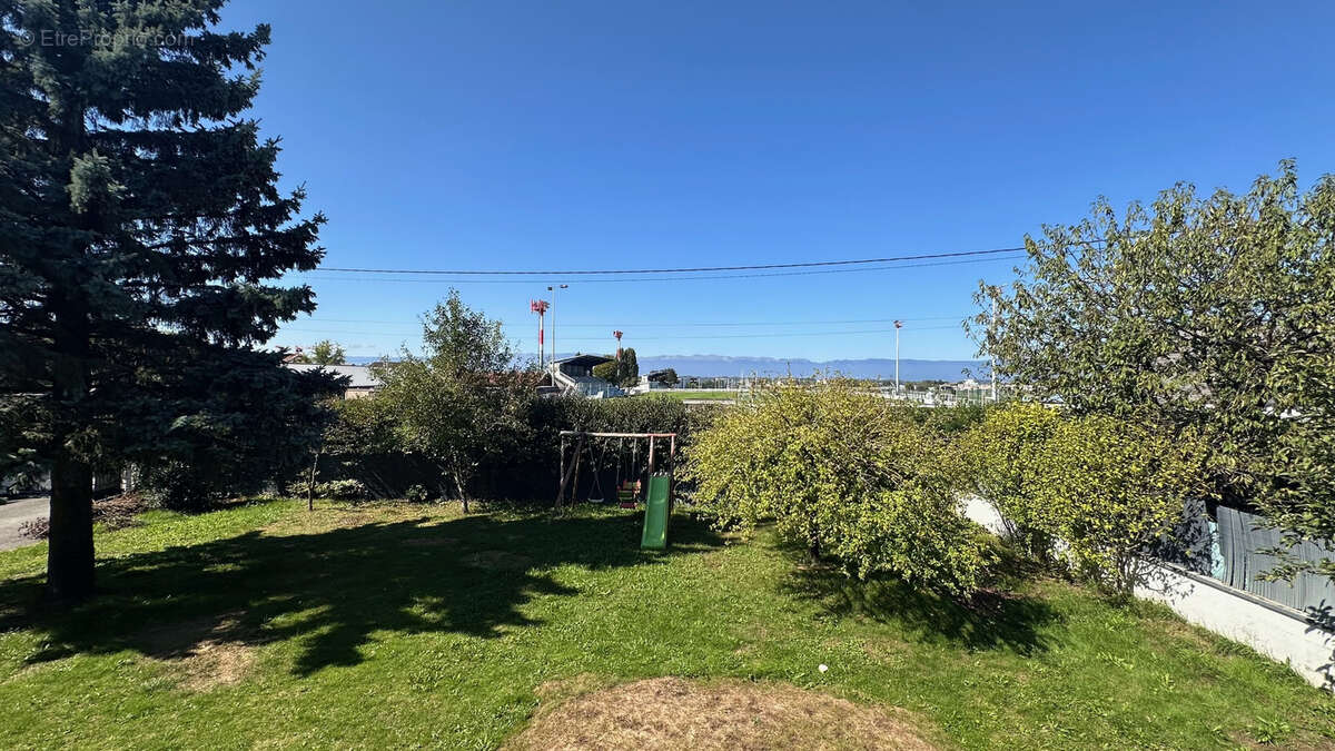 Maison à VETRAZ-MONTHOUX