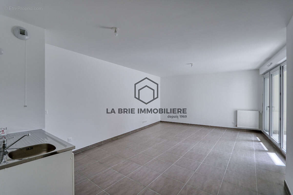 Appartement à CHENNEVIERES-SUR-MARNE