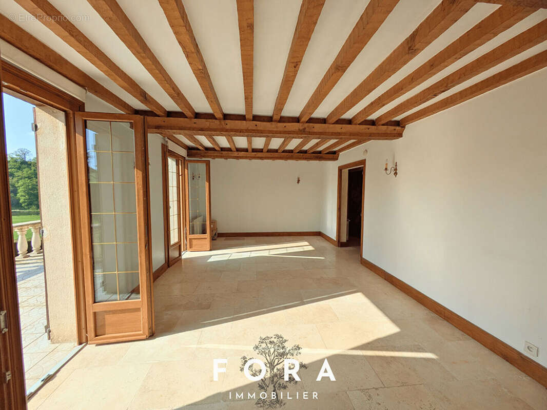 Maison 160 m² à Pont-D'ouilly  - photo 7