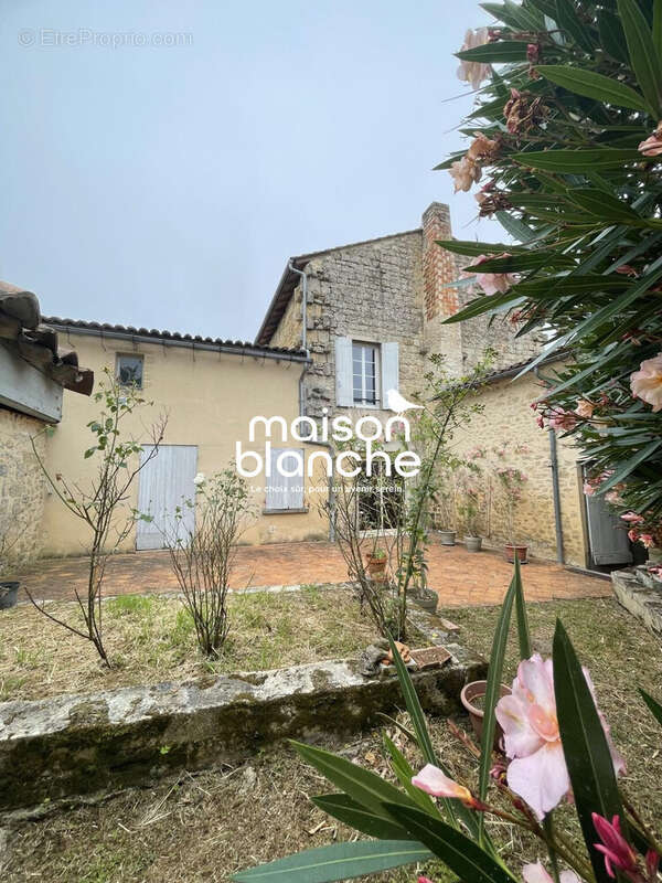 Maison à BLASIMON