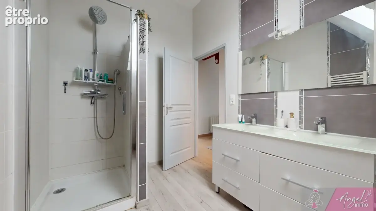 Grande maison rénovée 254 m2 + appartement indépendant déjà loué - photo 5