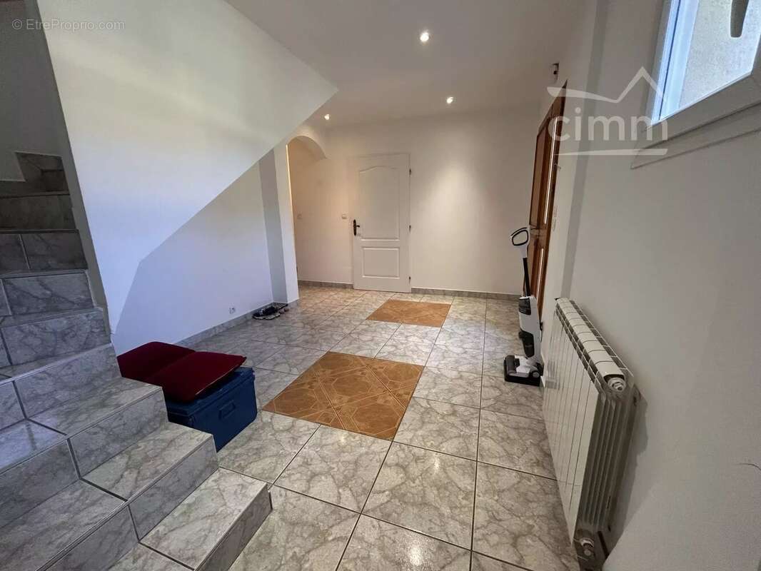 Maison à LE PEAGE-DE-ROUSSILLON