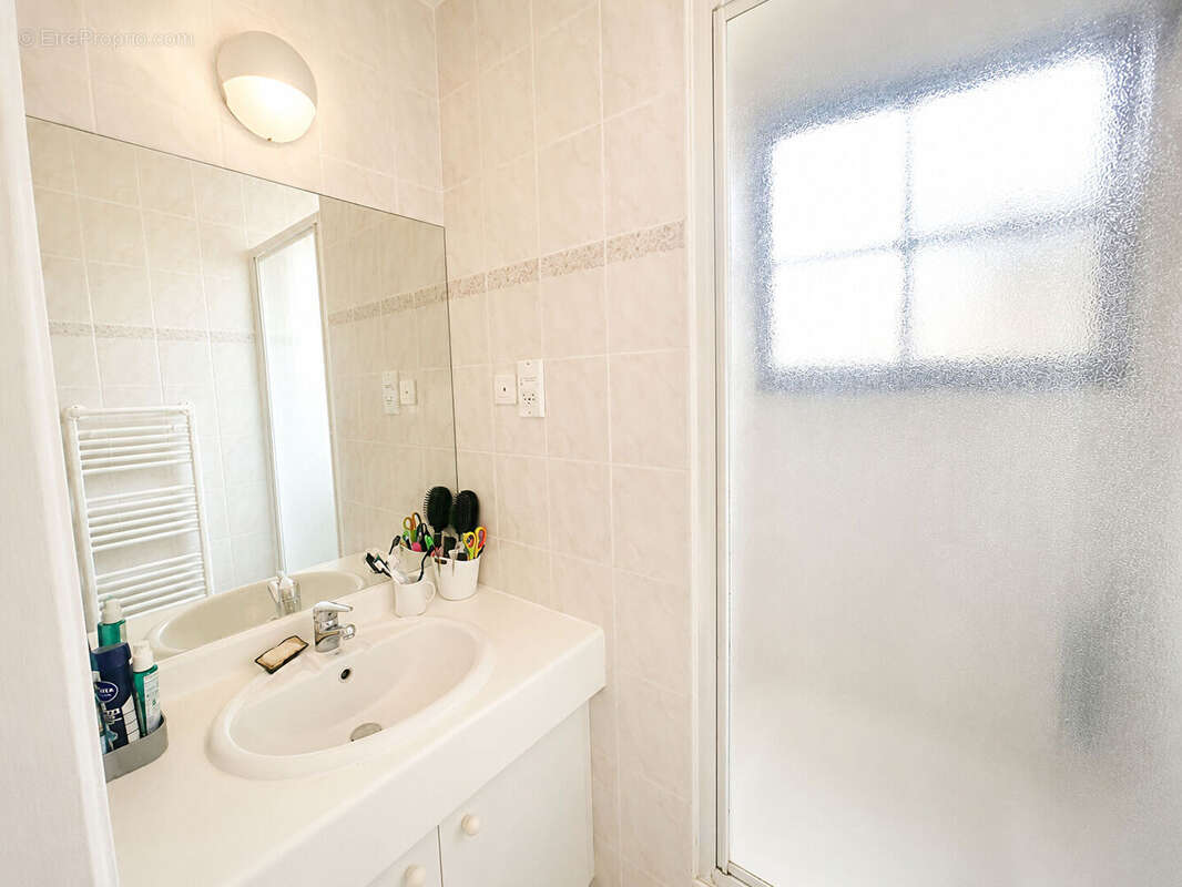 Maison de 90 m² à Salles - photo 6