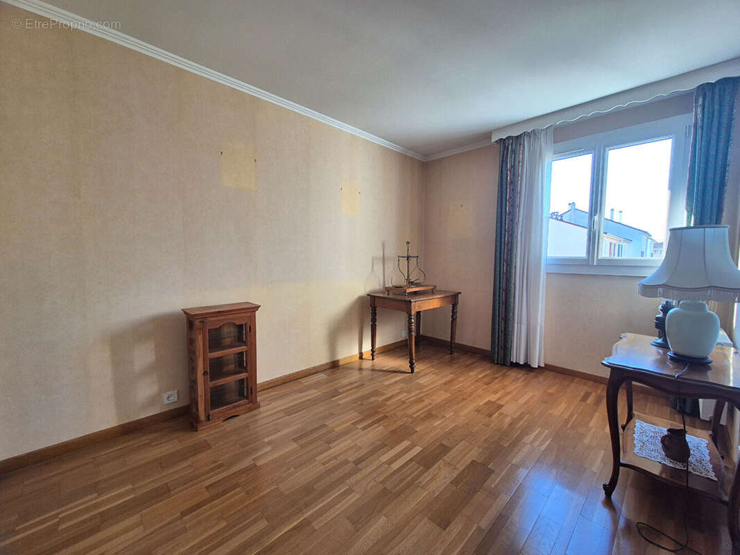 Maison à MONTIGNY-LE-BRETONNEUX