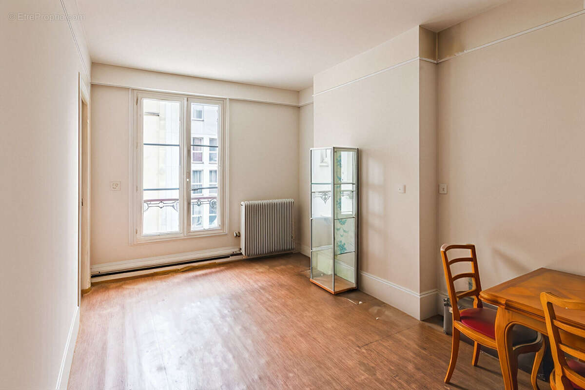 Appartement à PARIS-15E