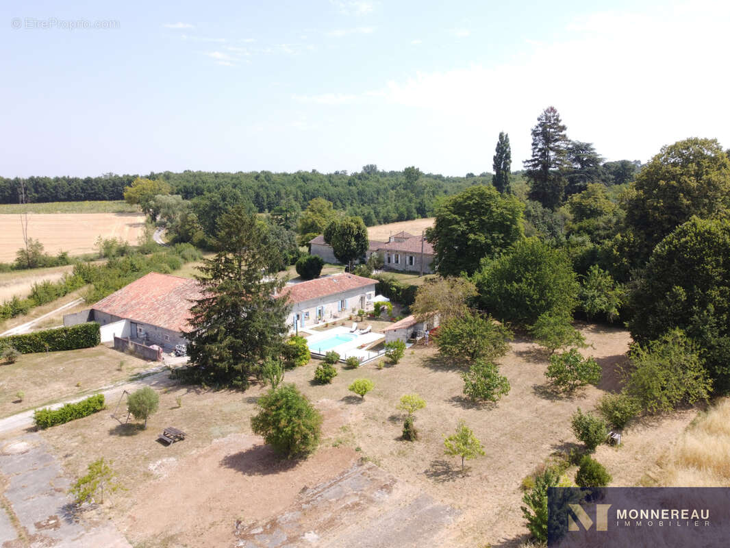 Maison en pierre avec piscine - photo 15