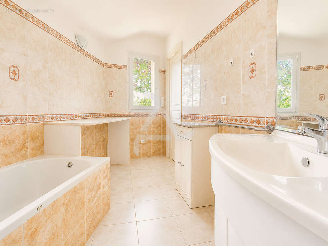 Dans le domaine très exclusif de « marina di fiori » à porto-vecchio villa d’exeption de 354m2 - photo 60