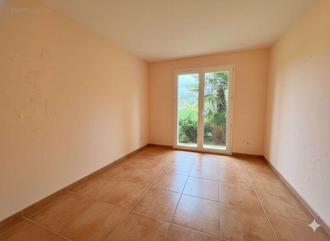 Maison à LISSAC-ET-MOURET