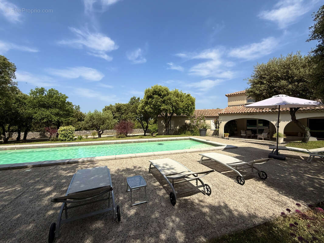 Maison à PERNES-LES-FONTAINES