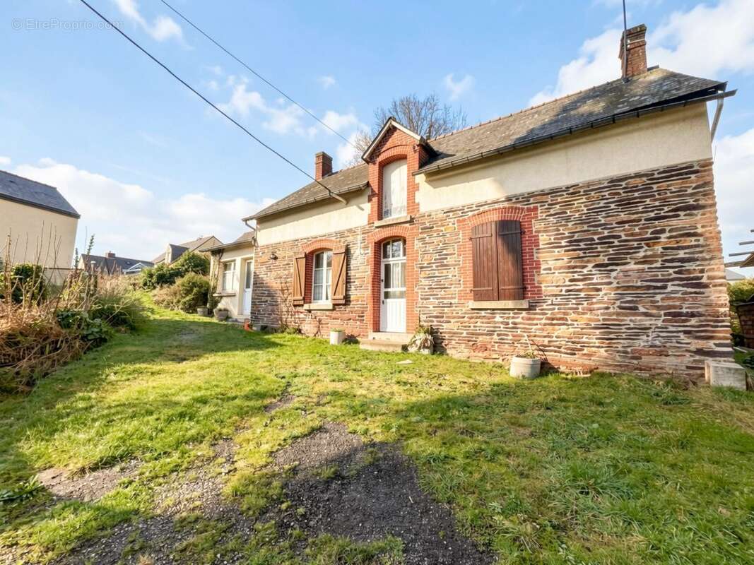 Maison à NOYAL-CHATILLON-SUR-SEICHE