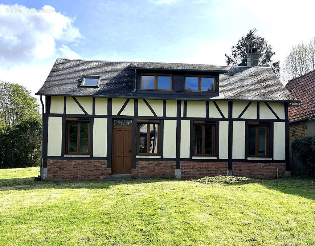 Maison à MESNIL-VERCLIVES