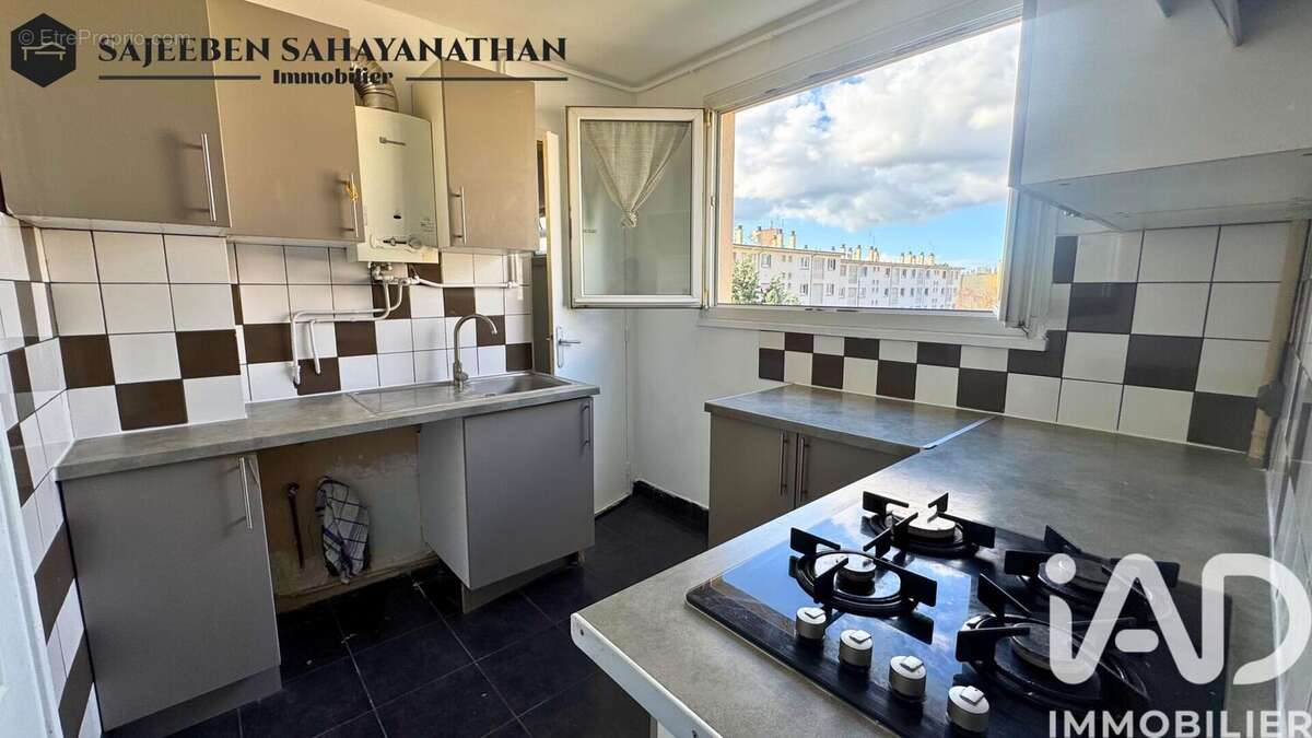 Appartement 63 m² à Les Clayes-Sous-Bois  - photo 2