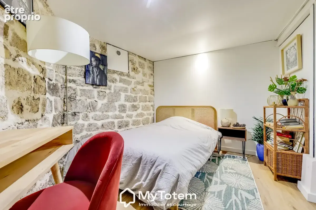 BAS MONTREUIL   À quelques minutes du métro   Appartement 3 pièces avec espace aménagé en sous-sol   86 m2 au - photo 8