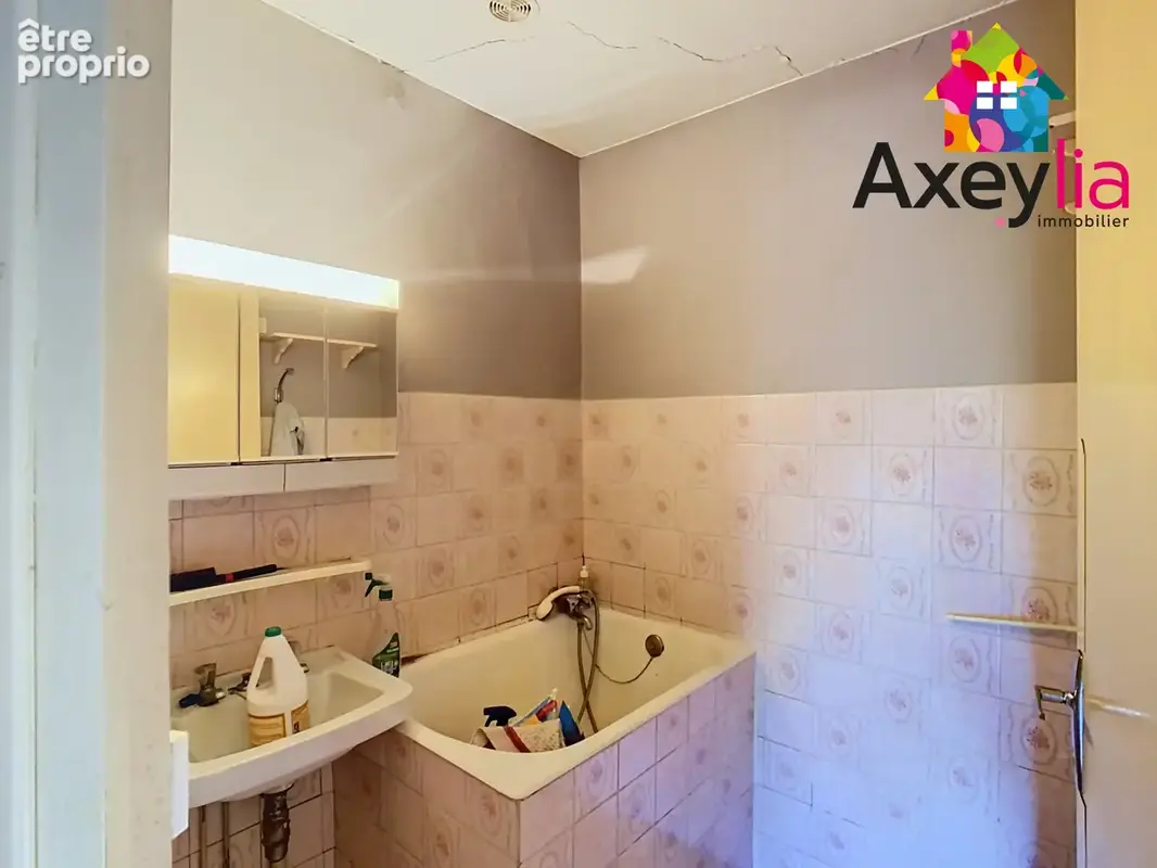 A vendre- saint-romain-la-motte- maison à rénover sur terrain de 246 m2 - photo 9