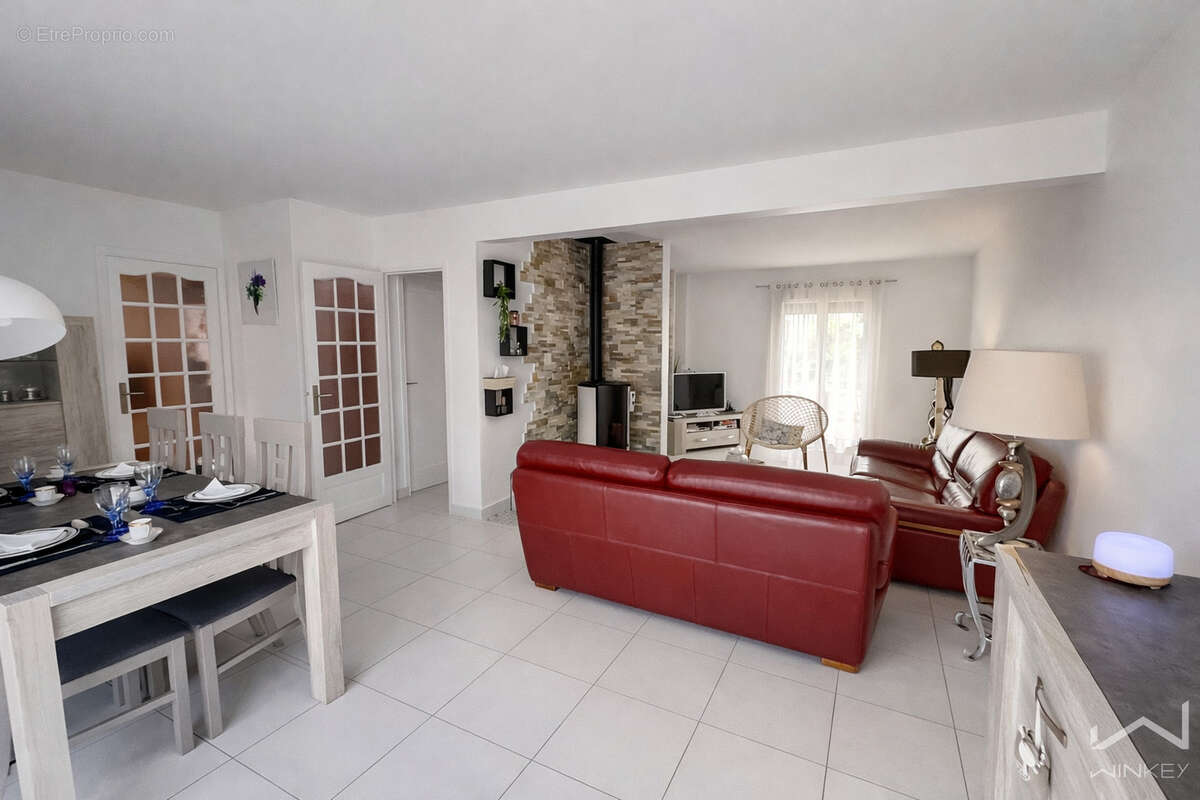 Maison à OZOIR-LA-FERRIERE