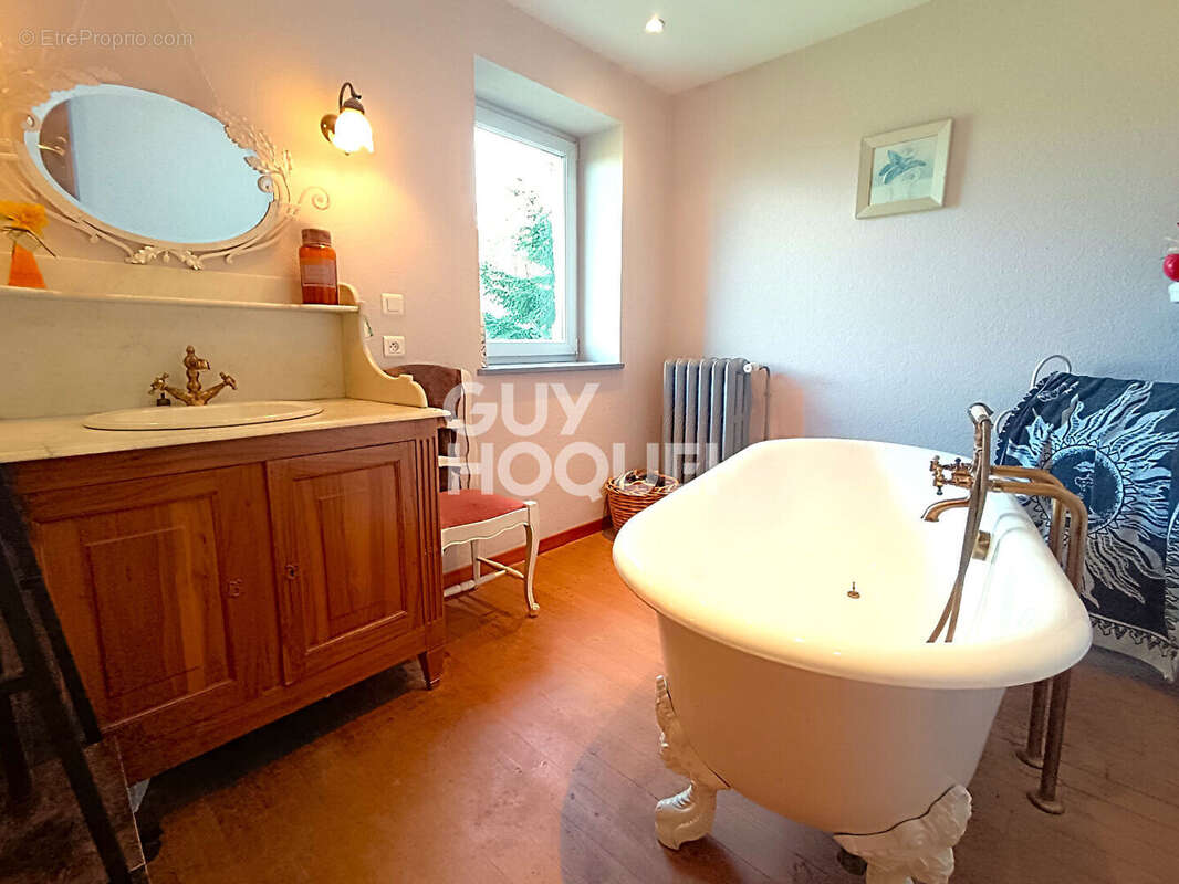 Maison à ESSERTINES-EN-DONZY