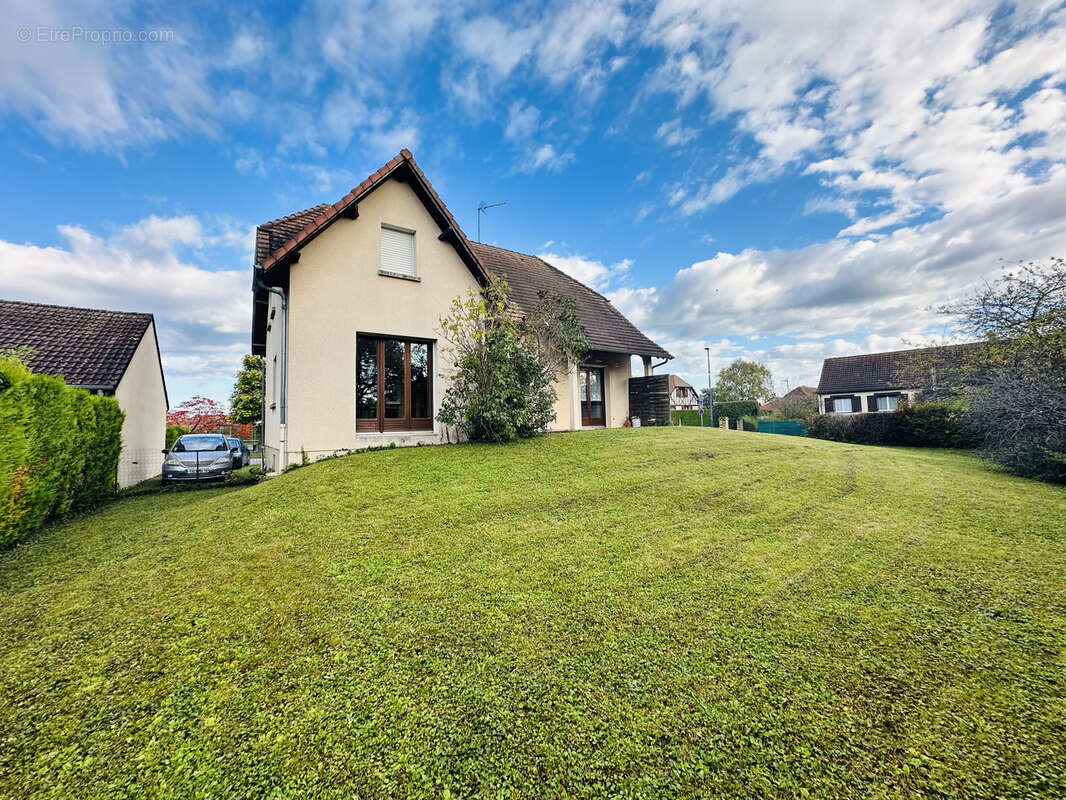 Maison à LES NOES-PRES-TROYES