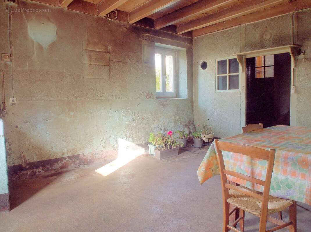 Maison à SAINT-MERD-LA-BREUILLE