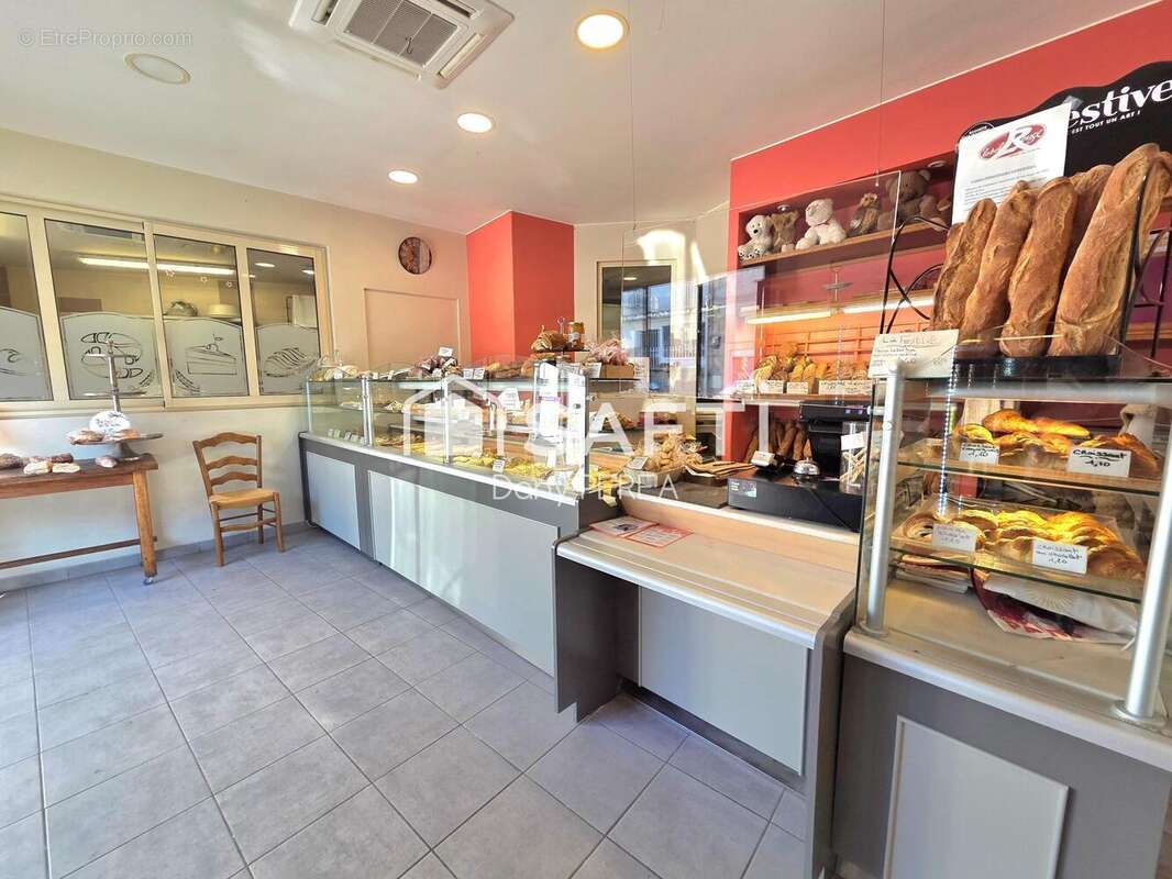 Photo 2 - Commerce à SAINT-LAURENT-D'AIGOUZE