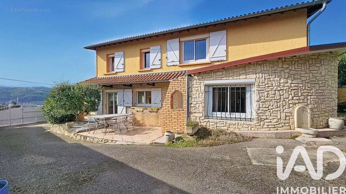 Photo 2 - Maison à SAINT-CLAIR-DU-RHONE