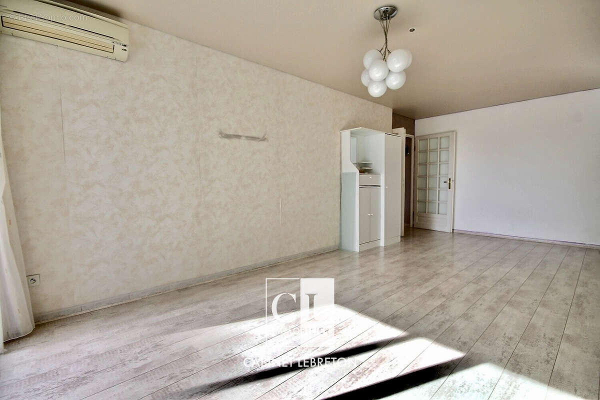 Appartement à MARSEILLE-6E