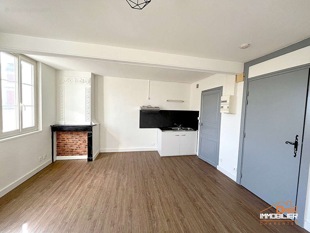 Appartement à HIERSAC