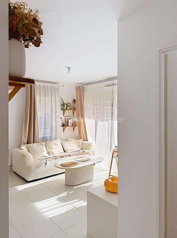Superbe f2 avec jardin et box à villeron - photo 3