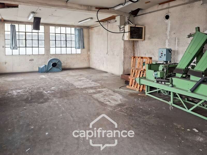 Commerce à CELLES-SUR-DUROLLE