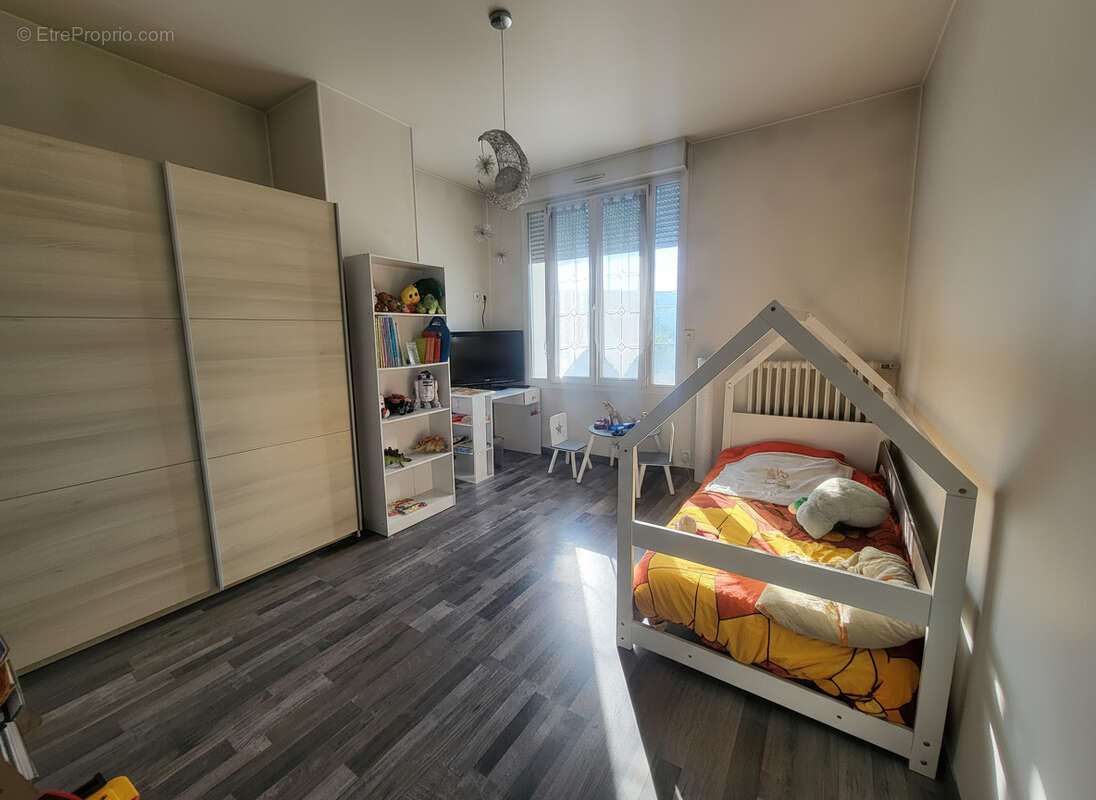 Maison à ROMENY-SUR-MARNE