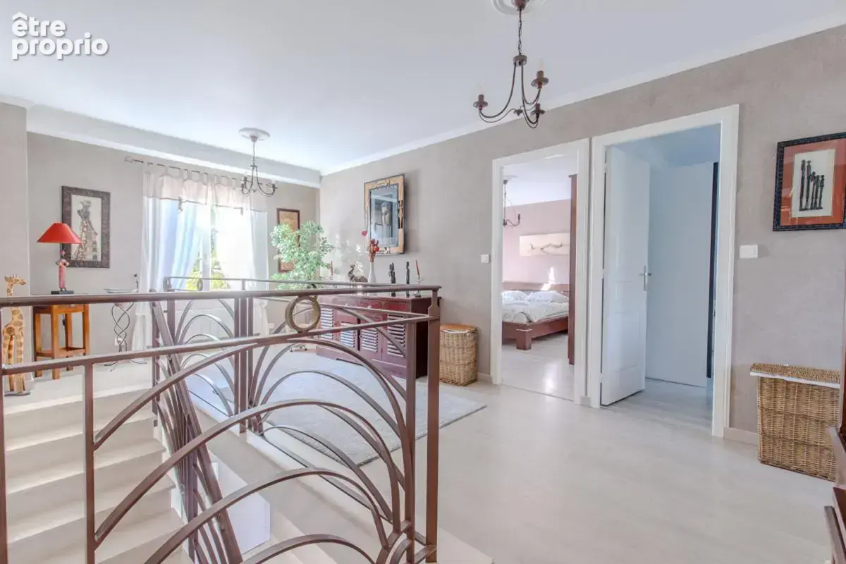EXCLUSIVITÉ PROPRIÉTÉS-PRIVÉES - Maison d'exception, calme absolu et vue imprenable - photo 12