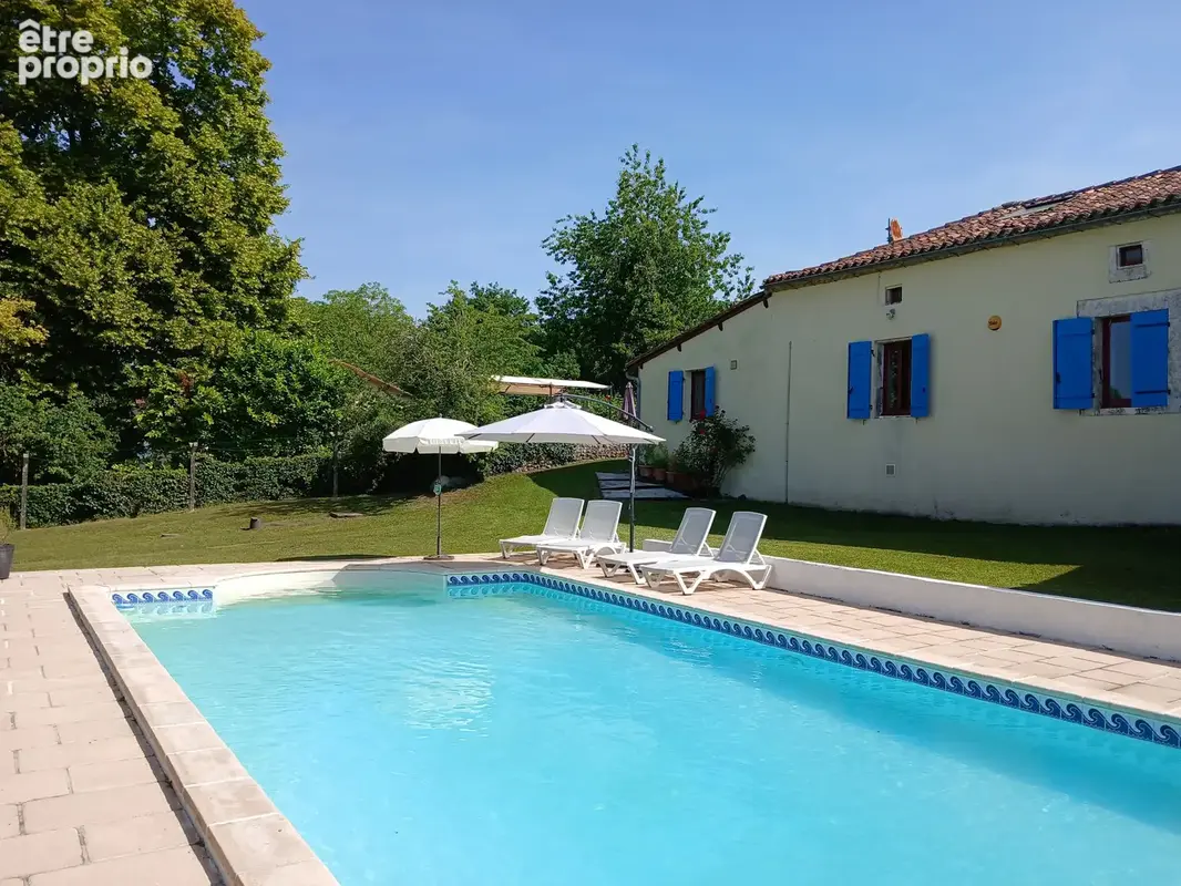 Propriété de 4 chambres avec maison d'amis, piscine, grange et vues panoramiques - photo 2