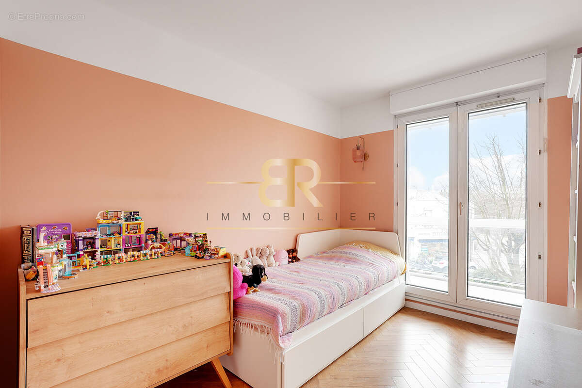 Appartement à LEVALLOIS-PERRET