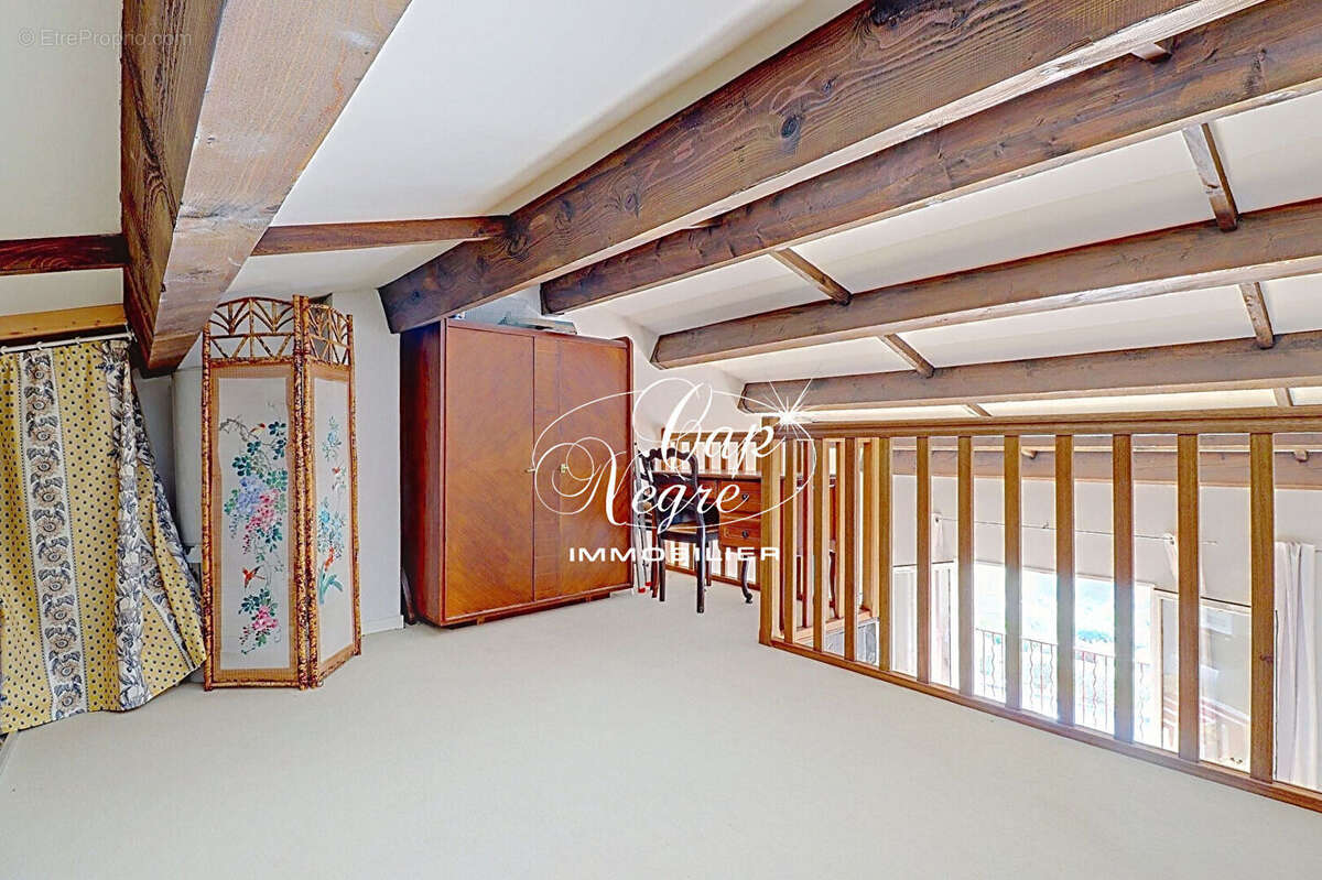 Appartement à ROQUEBRUNE-SUR-ARGENS