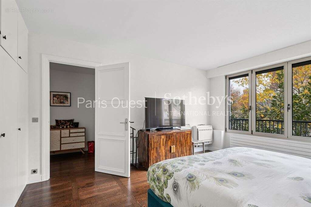 Appartement à NEUILLY-SUR-SEINE