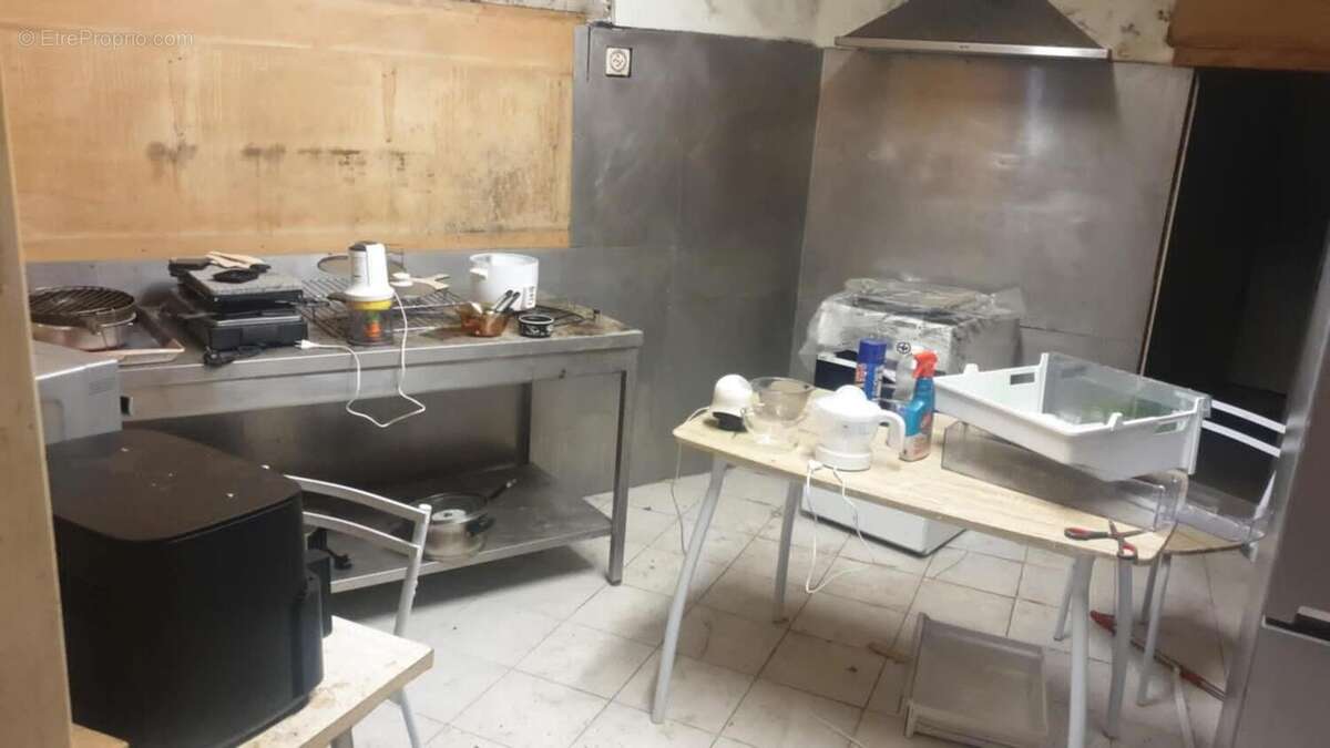 Commerce à MAGNAC-BOURG