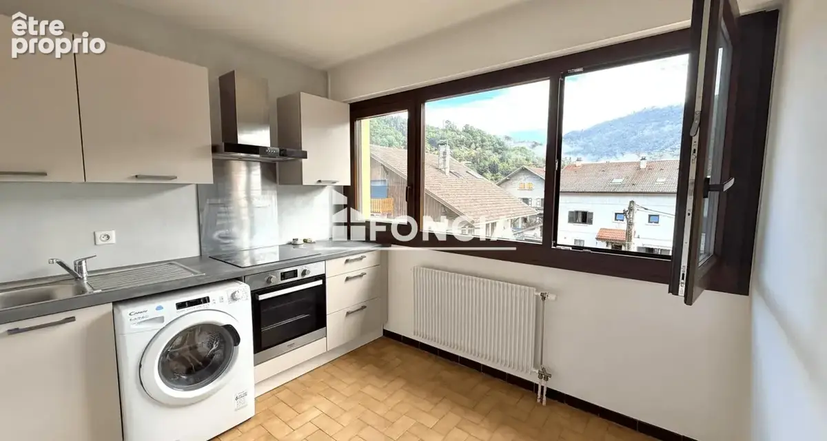 MARIGNIER : Appartement T2 + Cave + Garage - photo 3