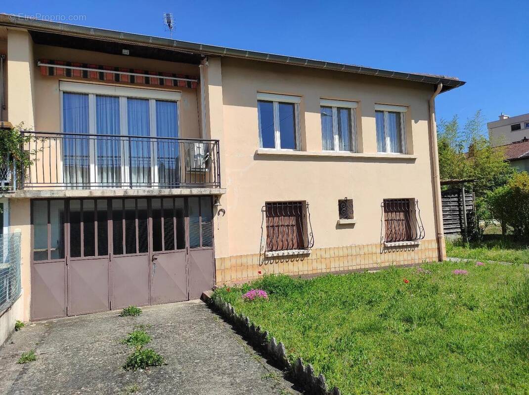  - Maison à MEYZIEU
