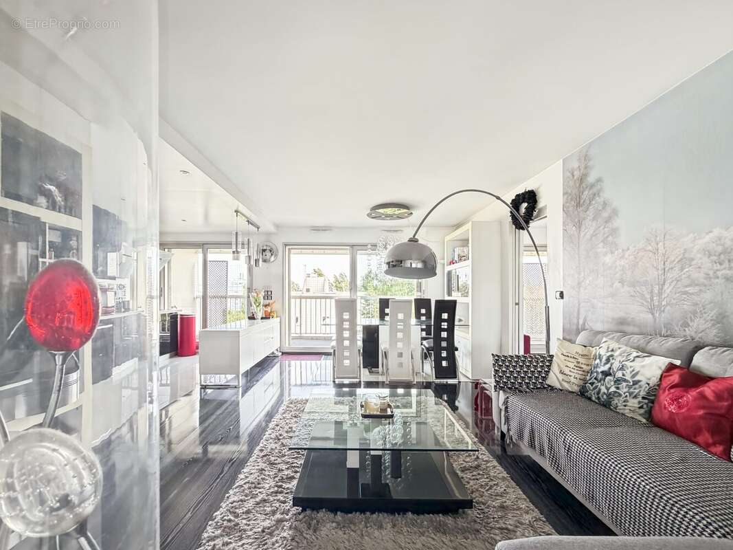 Appartement à CHENNEVIERES-SUR-MARNE