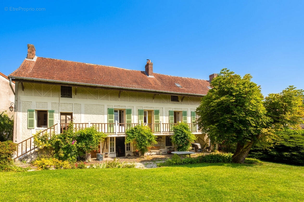 Maison à MONTALET-LE-BOIS