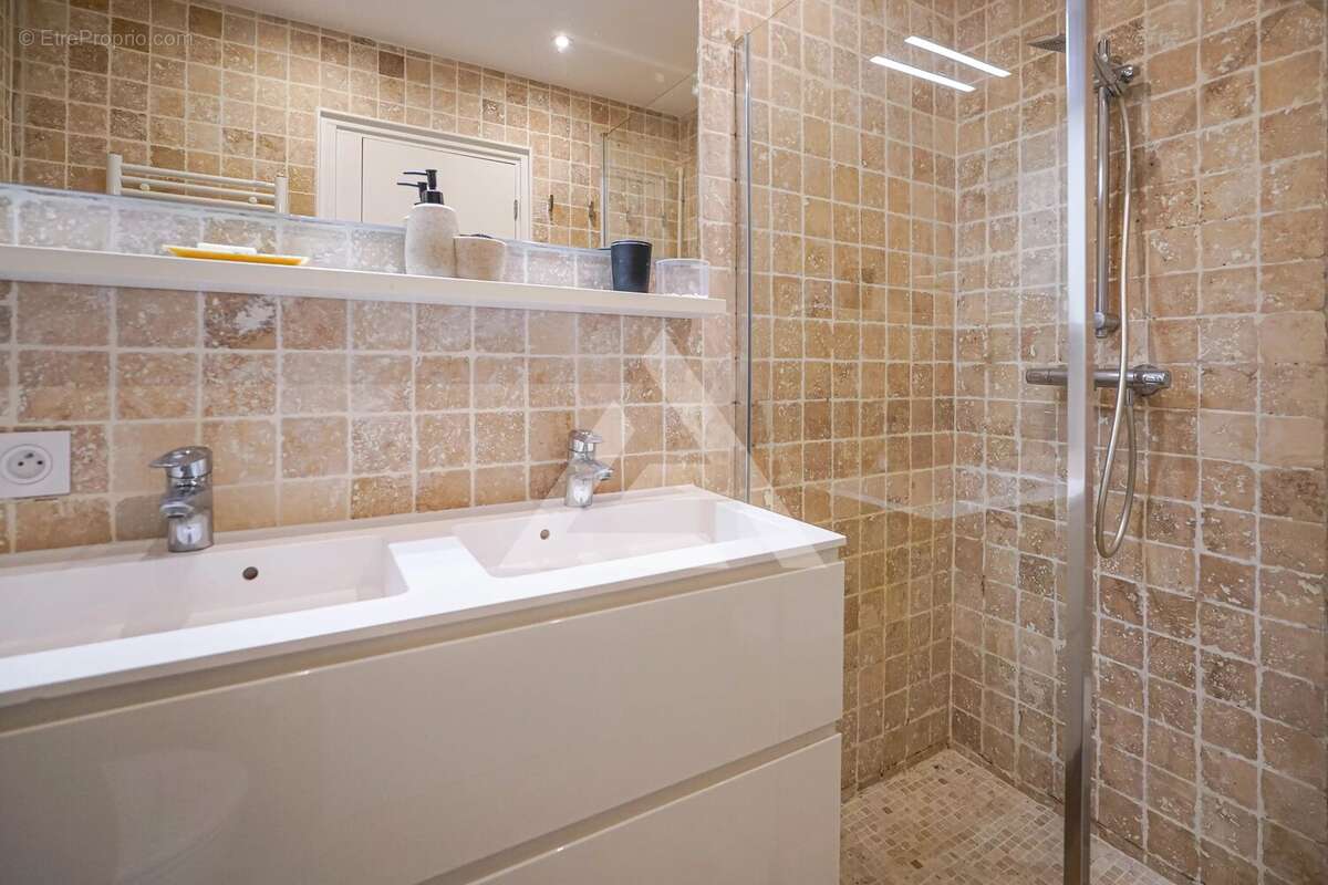 Appartement à CAP-D'AIL
