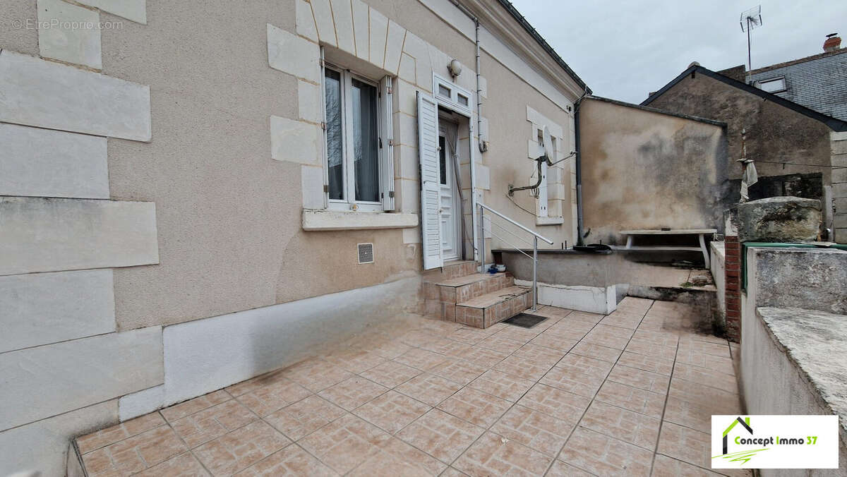 Maison à LA VILLE-AUX-DAMES