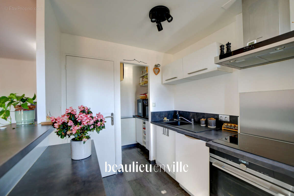 Exclusivité - la ciotat - vieux port - appartement t3 - calme - sans vis a vis - photo 6