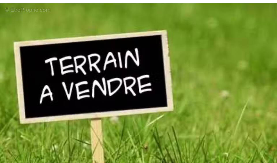 Terrain à BOUTENAC