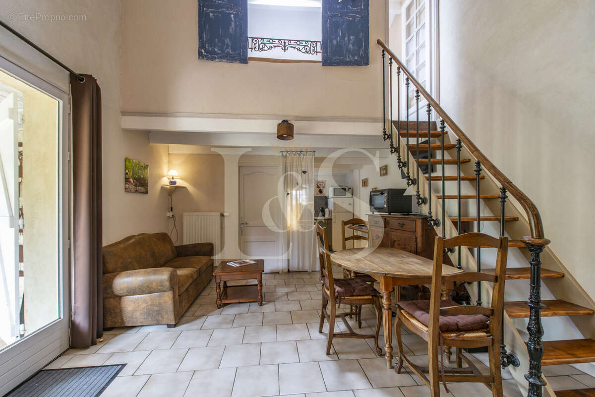 Maison à L'ISLE-SUR-LA-SORGUE